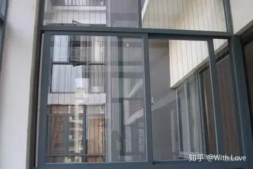 家里陽臺(tái)到底要不要封起來 不要等到入住后才后悔 看仔細(xì)了